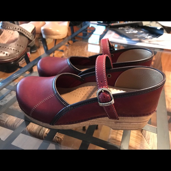 Dansko Mary Janes size 40 - Picture 2 of 3